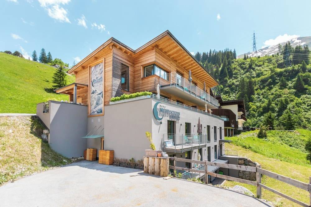 Mondschein Chalet Ski-In Ski-Out 1