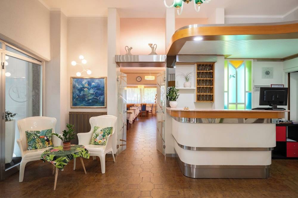 Hotel Parco dei Pini - 100mt dal Mare 2