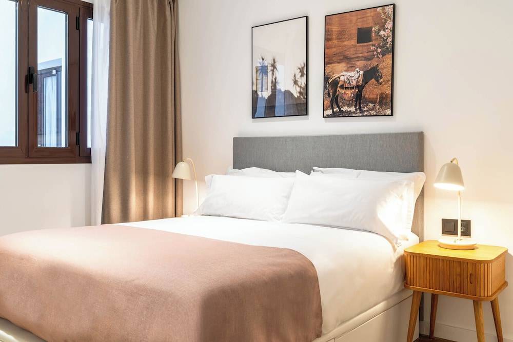 Limehome Malaga Calle Victoria 1