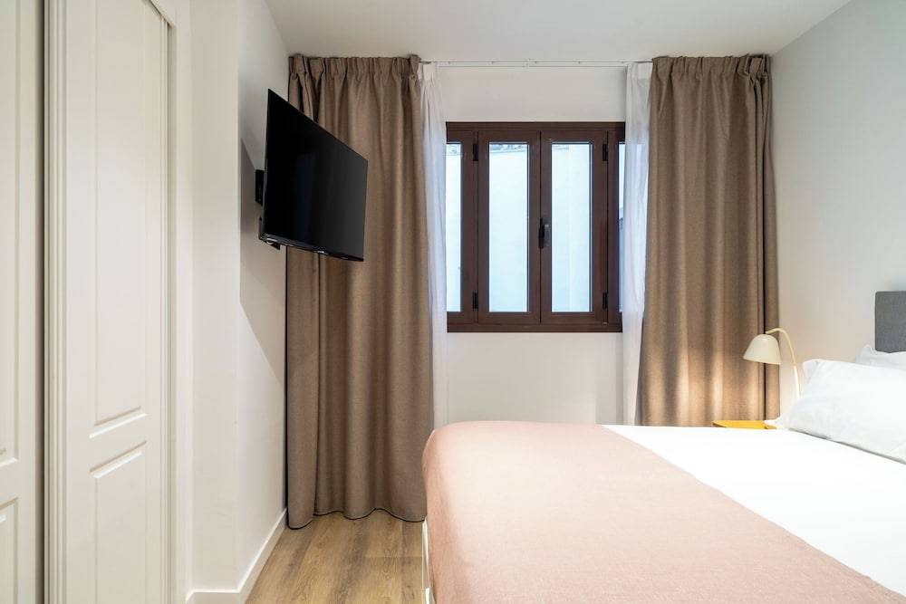 Limehome Malaga Calle Victoria 2