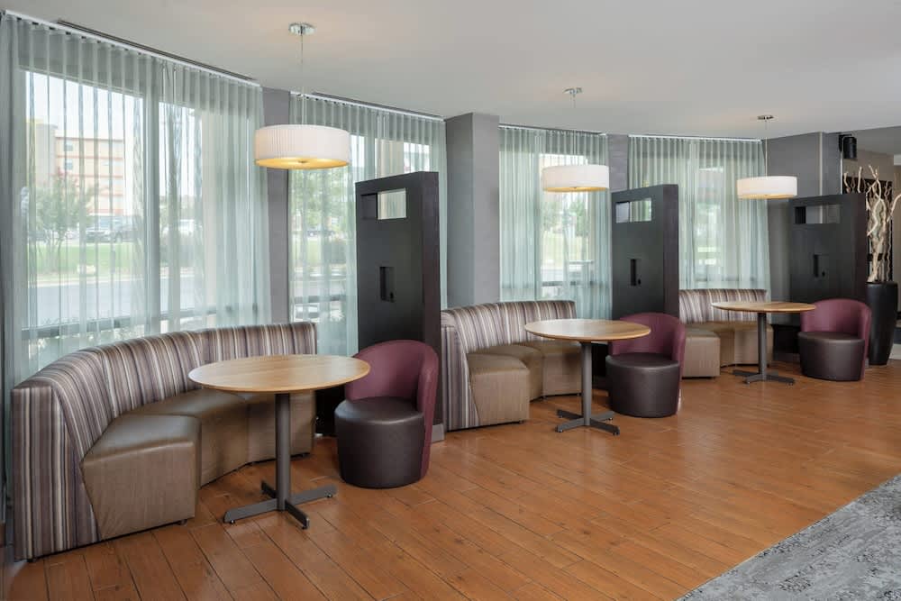 Courtyard by Marriott Anniston Oxford 2