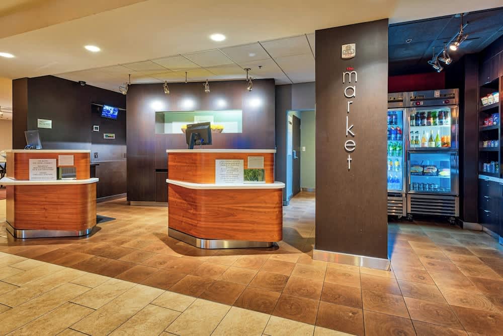 Country Inn & Suites by Radisson, Hampton Coliseum 2