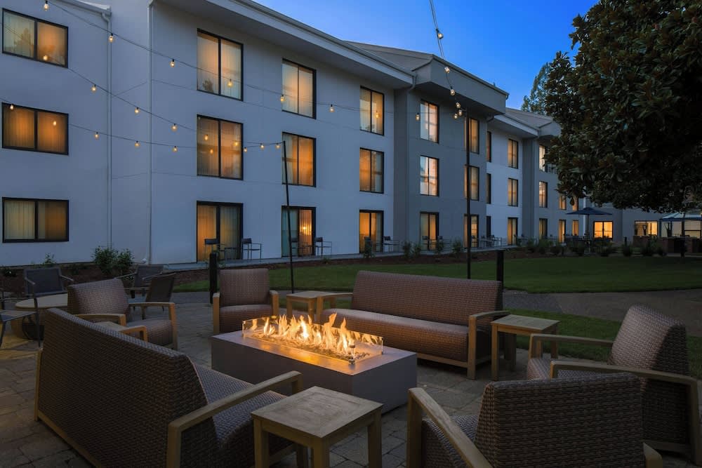 Courtyard by Marriott Portland Beaverton 1
