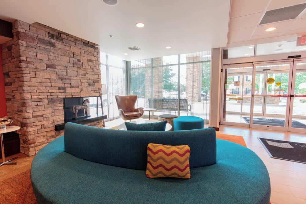 Fairfield Inn & Suites by Marriott Atlanta Woodstock 2