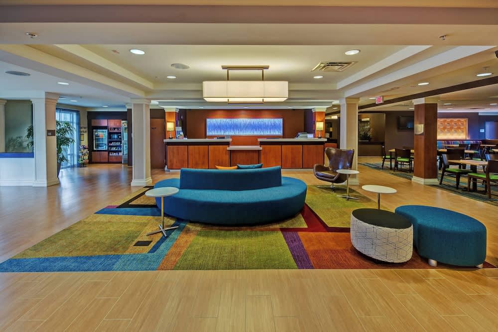 Fairfield Inn and Suites by Marriott Naples 2