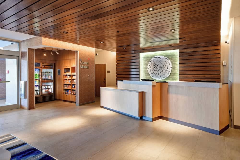Fairfield Inn & Suites by Marriott Plymouth 2