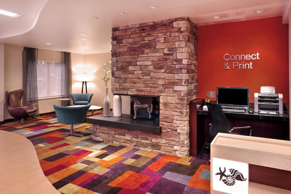 Fairfield Inn and Suites by Marriott Tampa Brandon 2