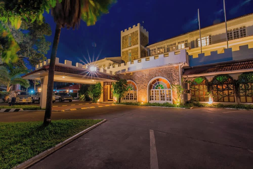 Protea Hotel by Marriott Dar es Salaam Courtyard 1