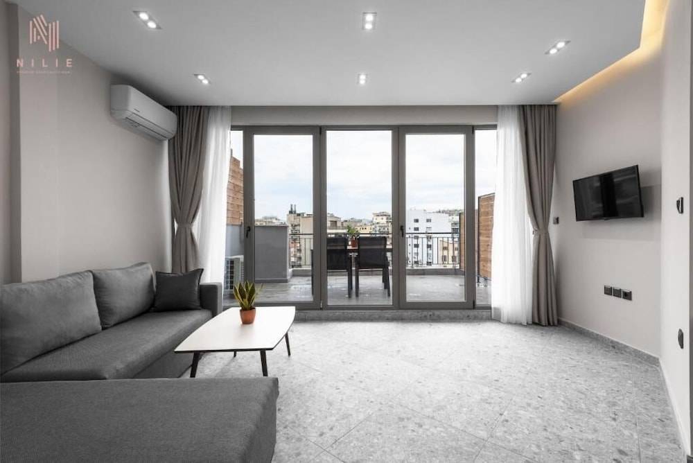 Avenue Studios & Apartments, Nilie Hospitality MGMT 1
