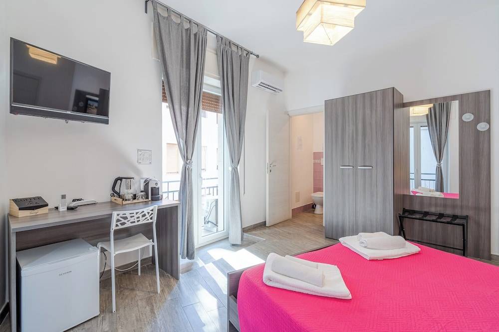 Cavour Rooms 2