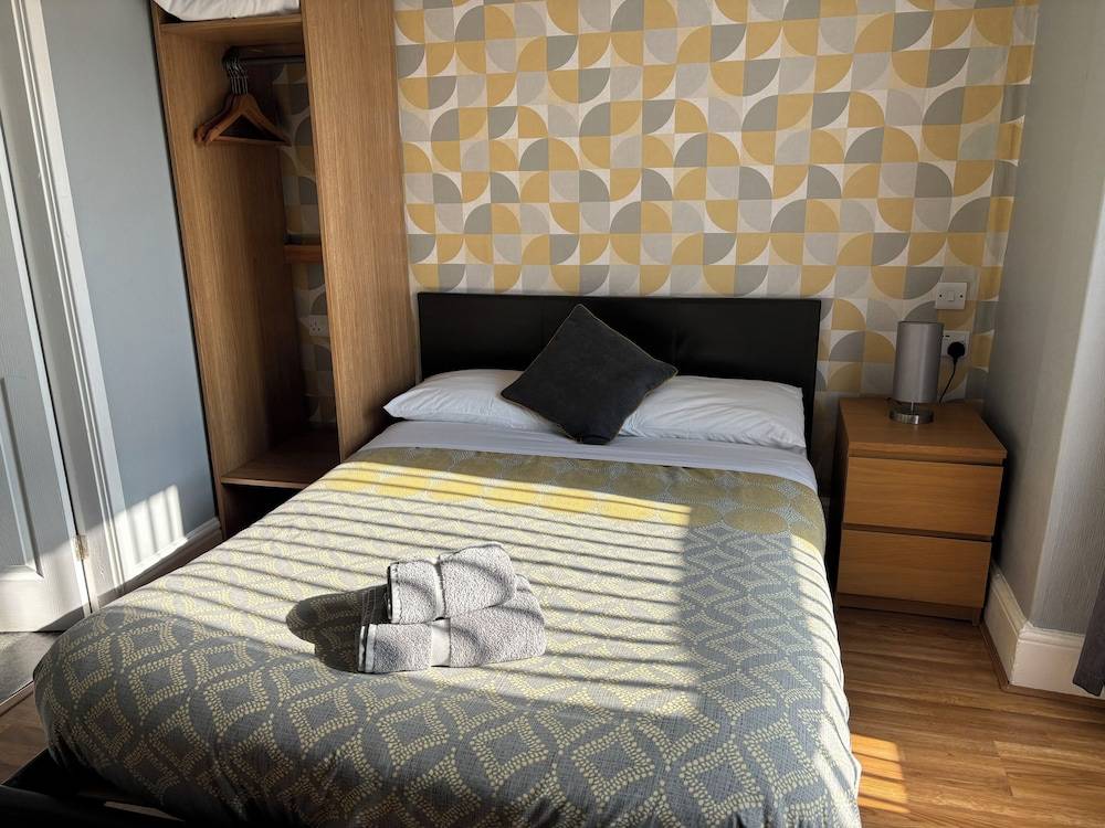 Central Hotel 2