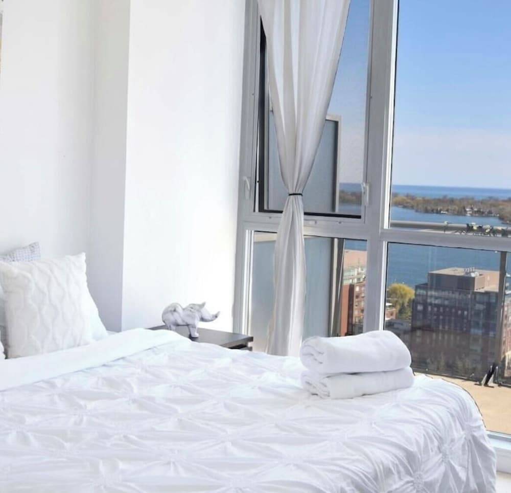 City Suites w Views 2