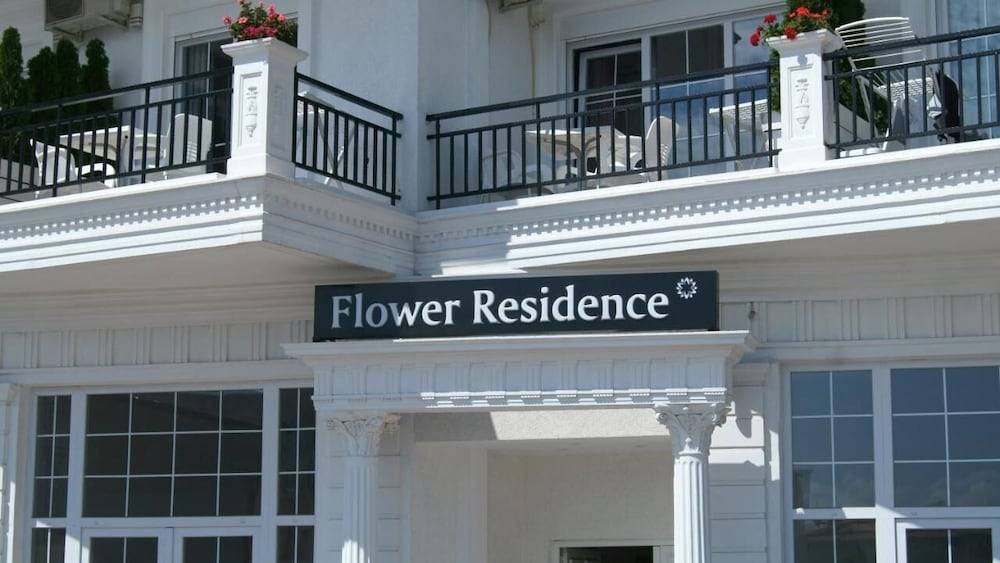 Apartments Flower Residence 1