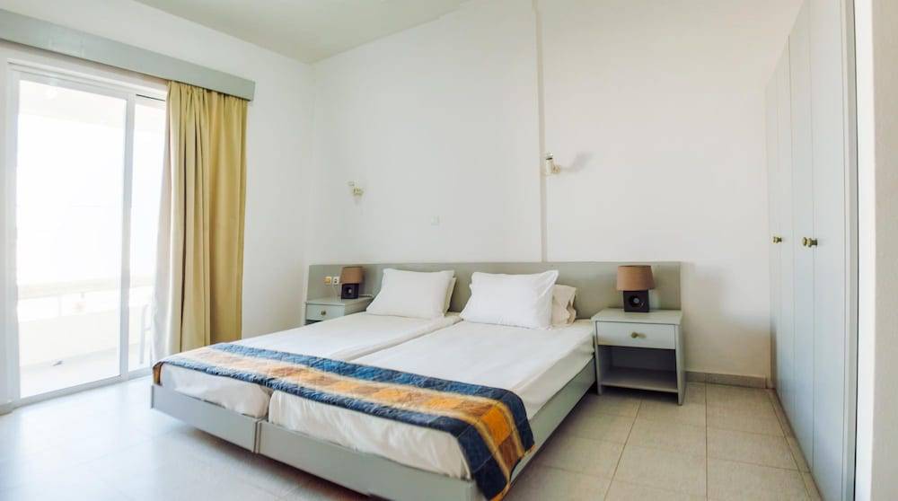 Lefteris Insta-worthy Studio With Balcony 1