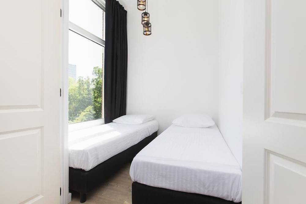 Rotterdam Inn 2