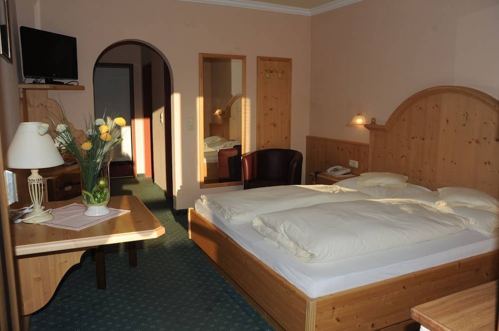 Sport und Familienhotel Klausen 2