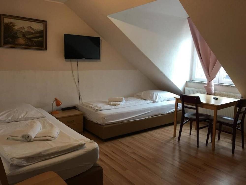 Pension Alis Augsburg 1