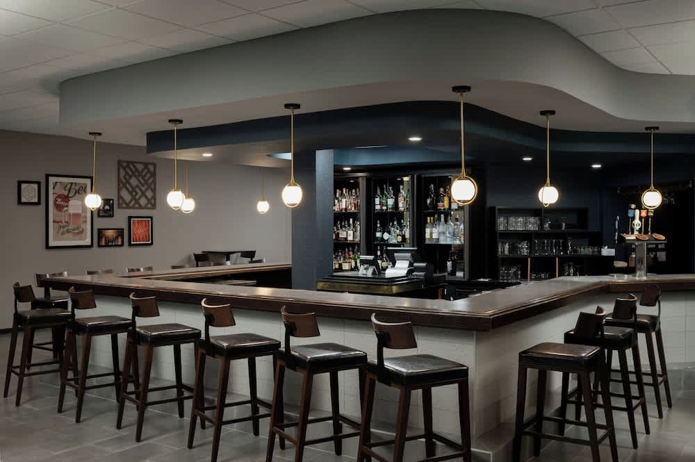 Four Points by Sheraton Milwaukee North Shore 1