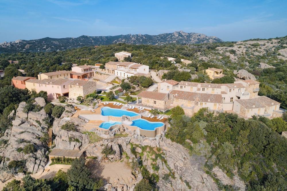 Borgo Smeraldo Villas 1