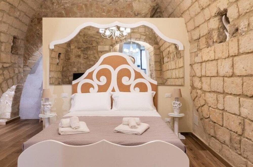 Saint Michel Room by Wonderful Italy 2