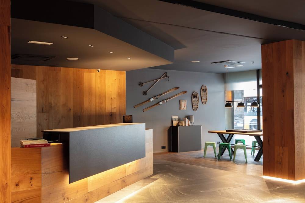 Acta Arthotel 2