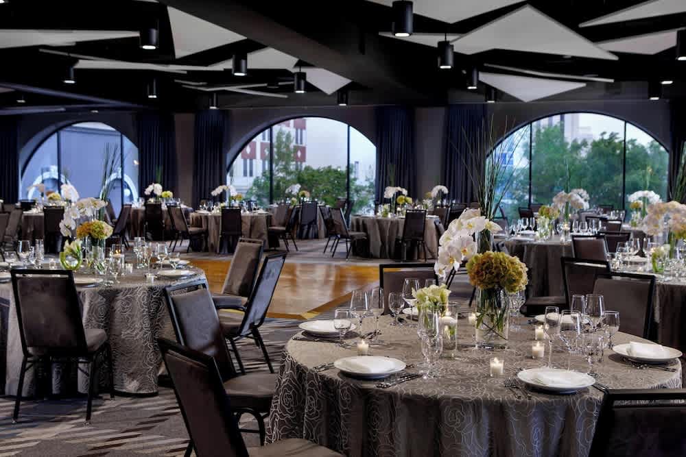 Renaissance Reno Downtown Hotel & Spa 2