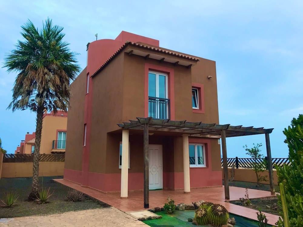 Relaxing and Welcoming Villa, Corralejo, Canaries 1