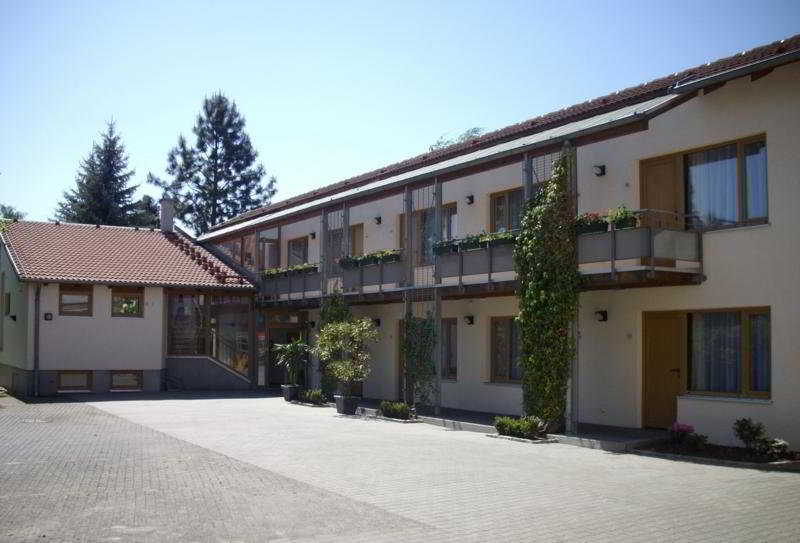 Port Inn Hotel 1
