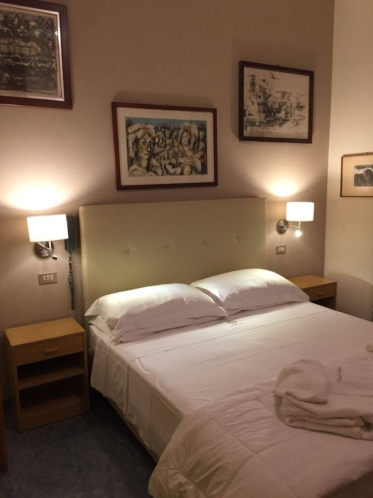 Hotel Ariella 1