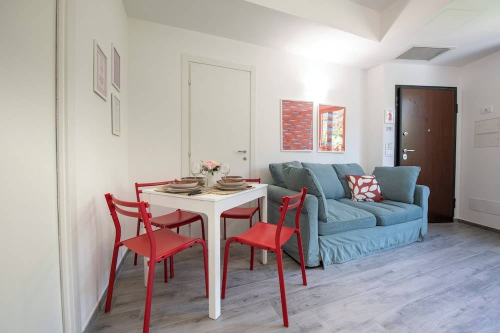 aMoneglia, 2 minutes walk to the beach, PVT PARK 2