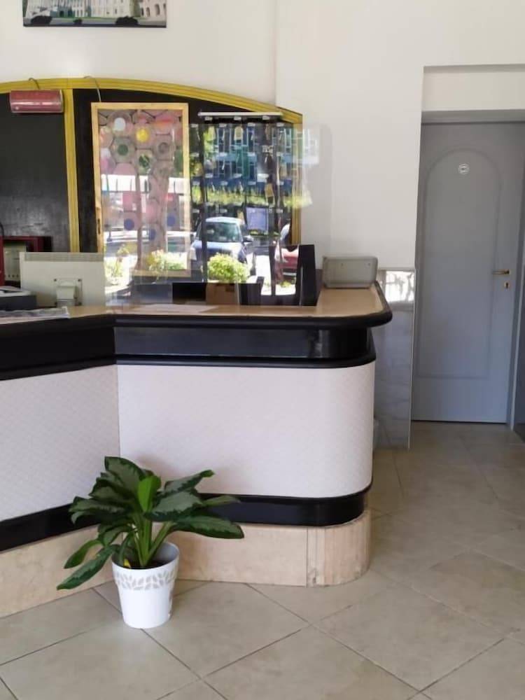Hotel Madonna Del Pino 1