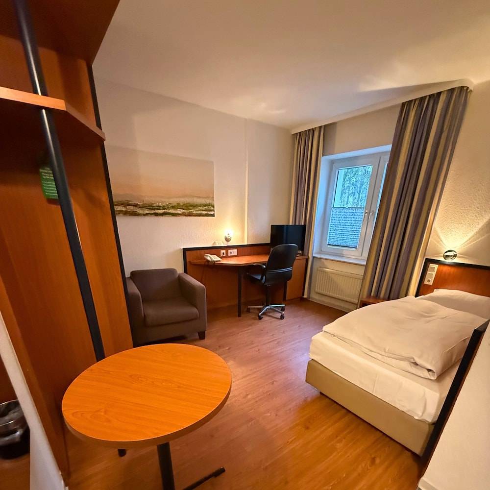 Keyless Boardinghouse 2