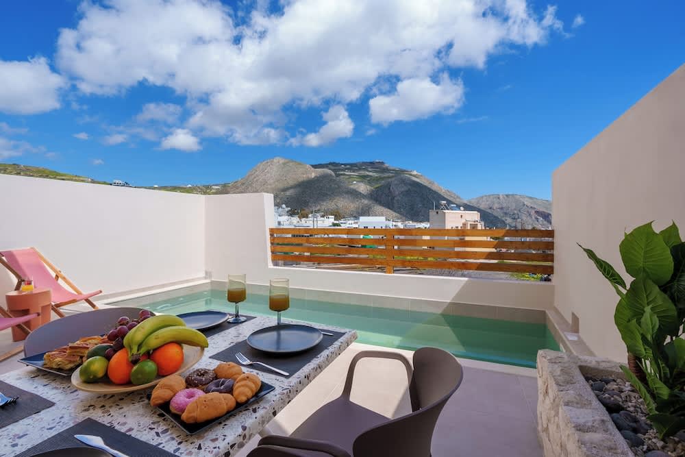 Sugarwhite Suites 1