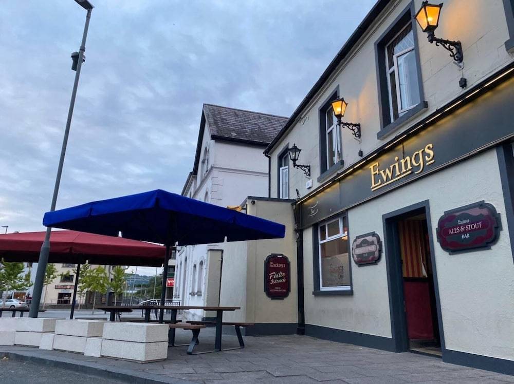 Ewings Bar & Self-Catering Accommodation 1