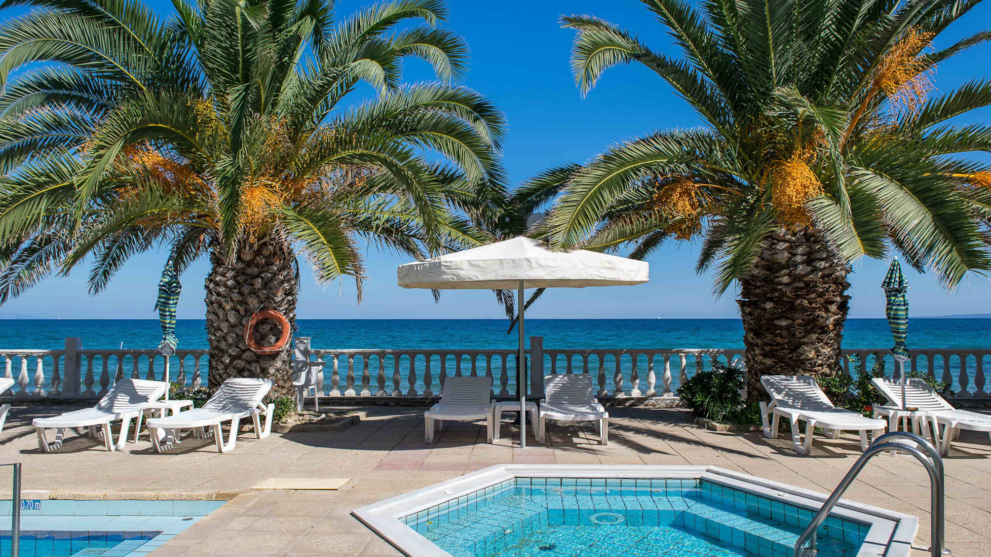 Paradise Beach Hotel 1