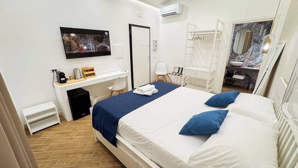 Giandra Rooms and Garden 2