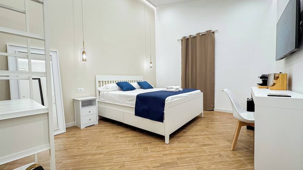 Giandra Rooms and Garden 1