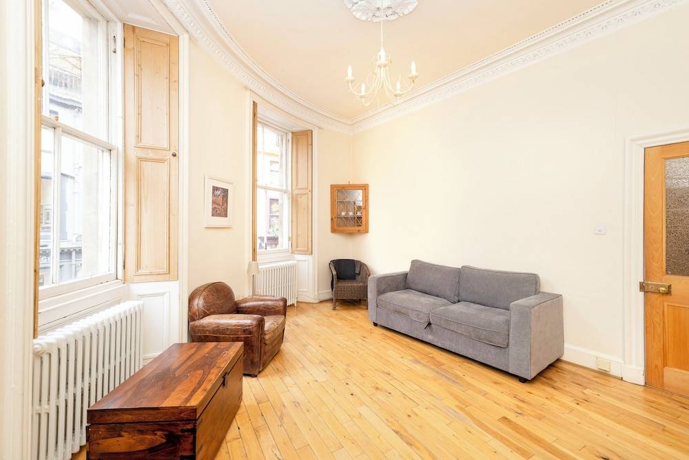 JOIVY Diagon Alley Apartment 2