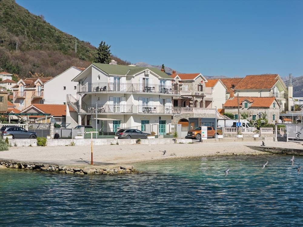 Apartments Rosić Baošići 1
