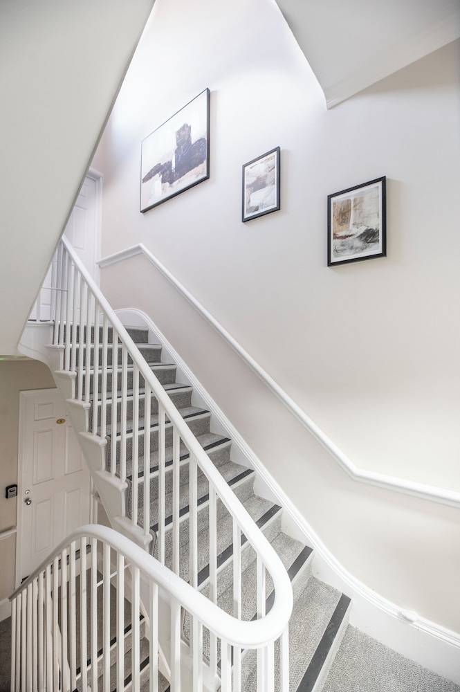 MARINA HOTEL London 1
