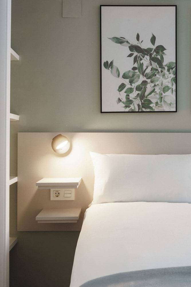 Limehome Granada Calle Lopez Rubio 2