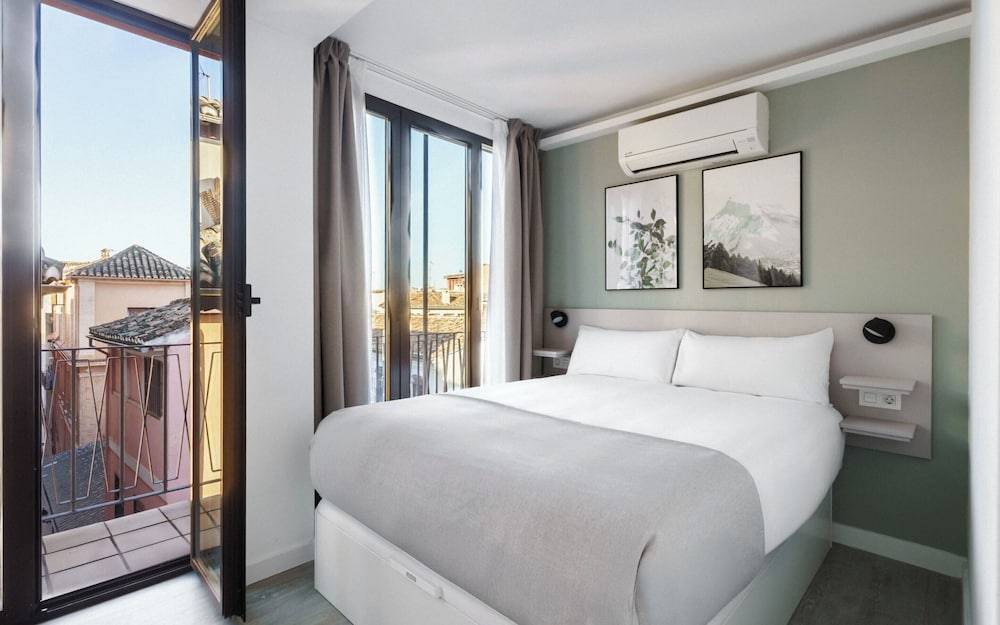 Limehome Granada Calle Lopez Rubio 1