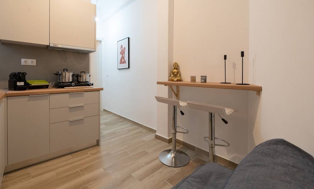 LIV - Cozy Apartment in Pagrati 2