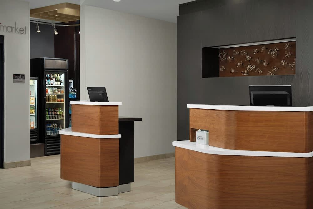 Courtyard by Marriott Salisbury 2