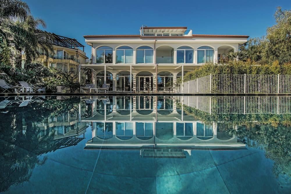 Sicilia's Art Hotel & Spa 1
