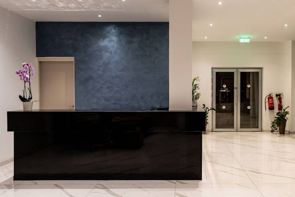 Flora Hotel Apartments 2