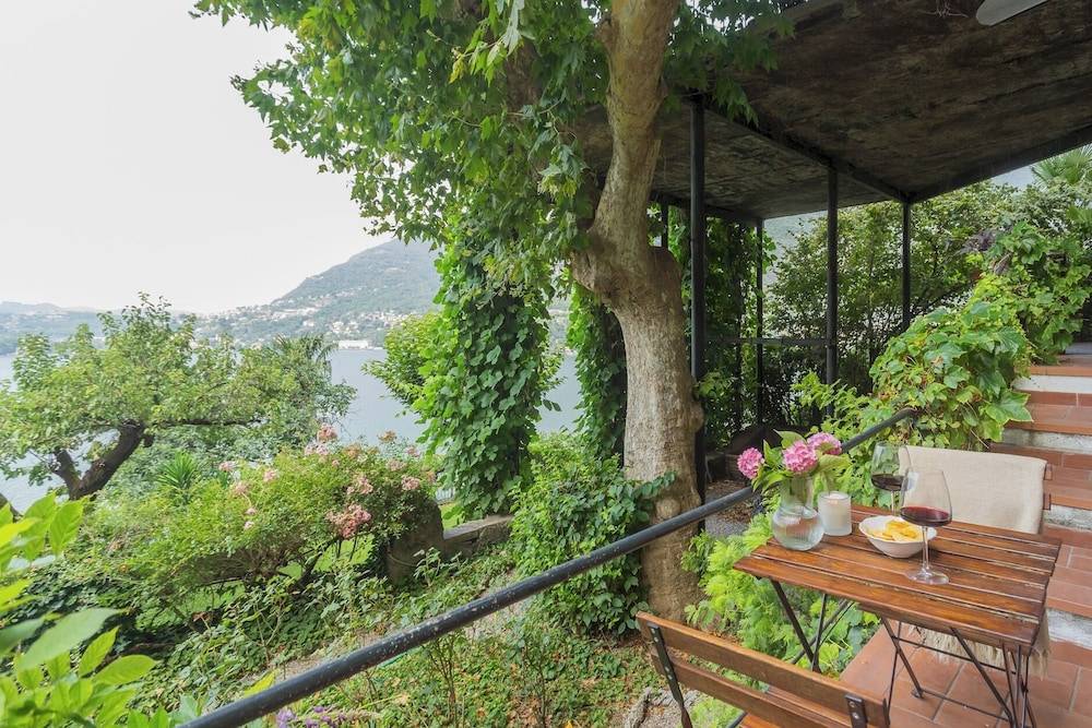 Simons Apartment Amazing View by Rent All Como 1