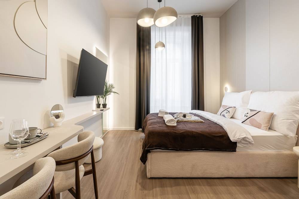 Oasis Luxe Boutique Suites by BQA 1