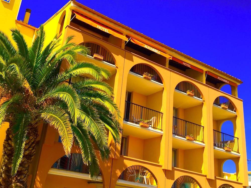 T2 residence alhambra avec piscine a 800 m plage richelieu et 300m ile des loisirs 1