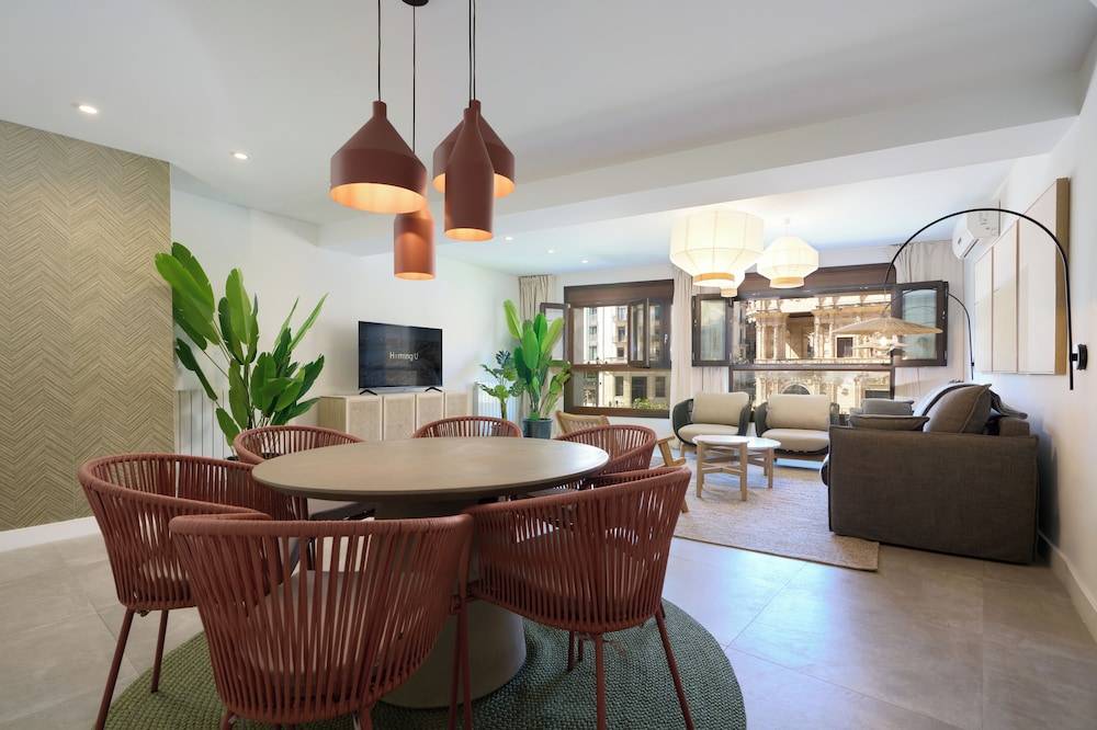 San Francisco Top-Luxury, by Homing U 1